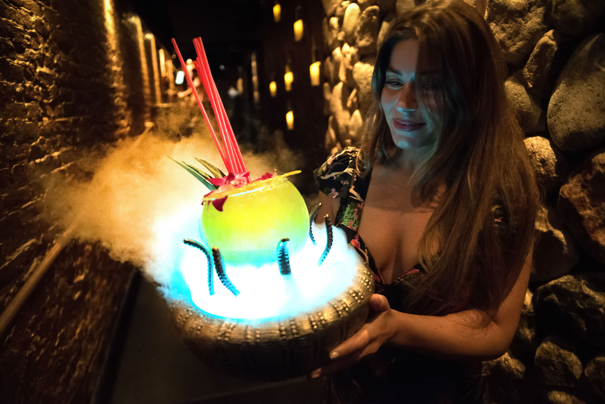 41Life-bar-tiki-web.JPG