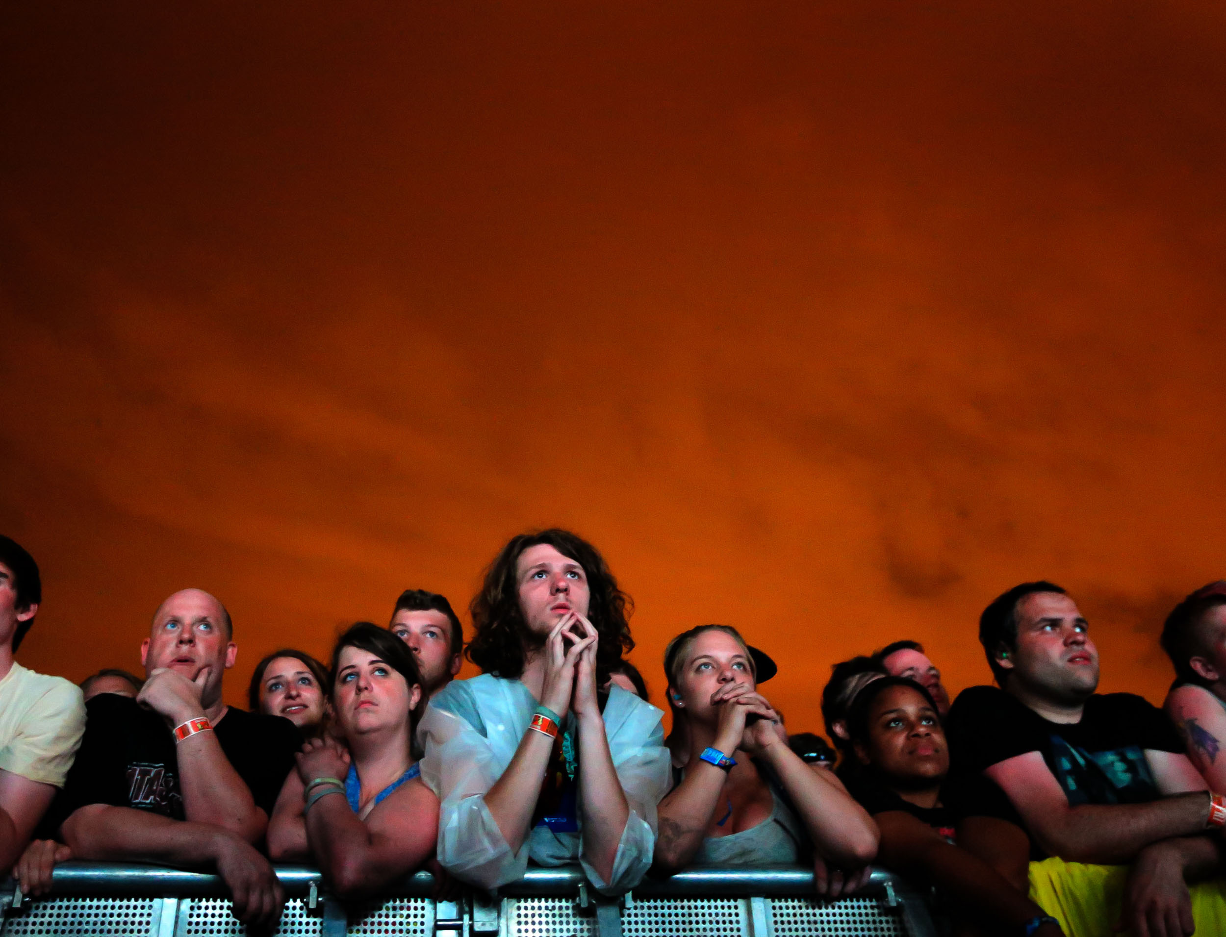 49Overview-chicago-lollapalooza-concert-fans-web.JPG