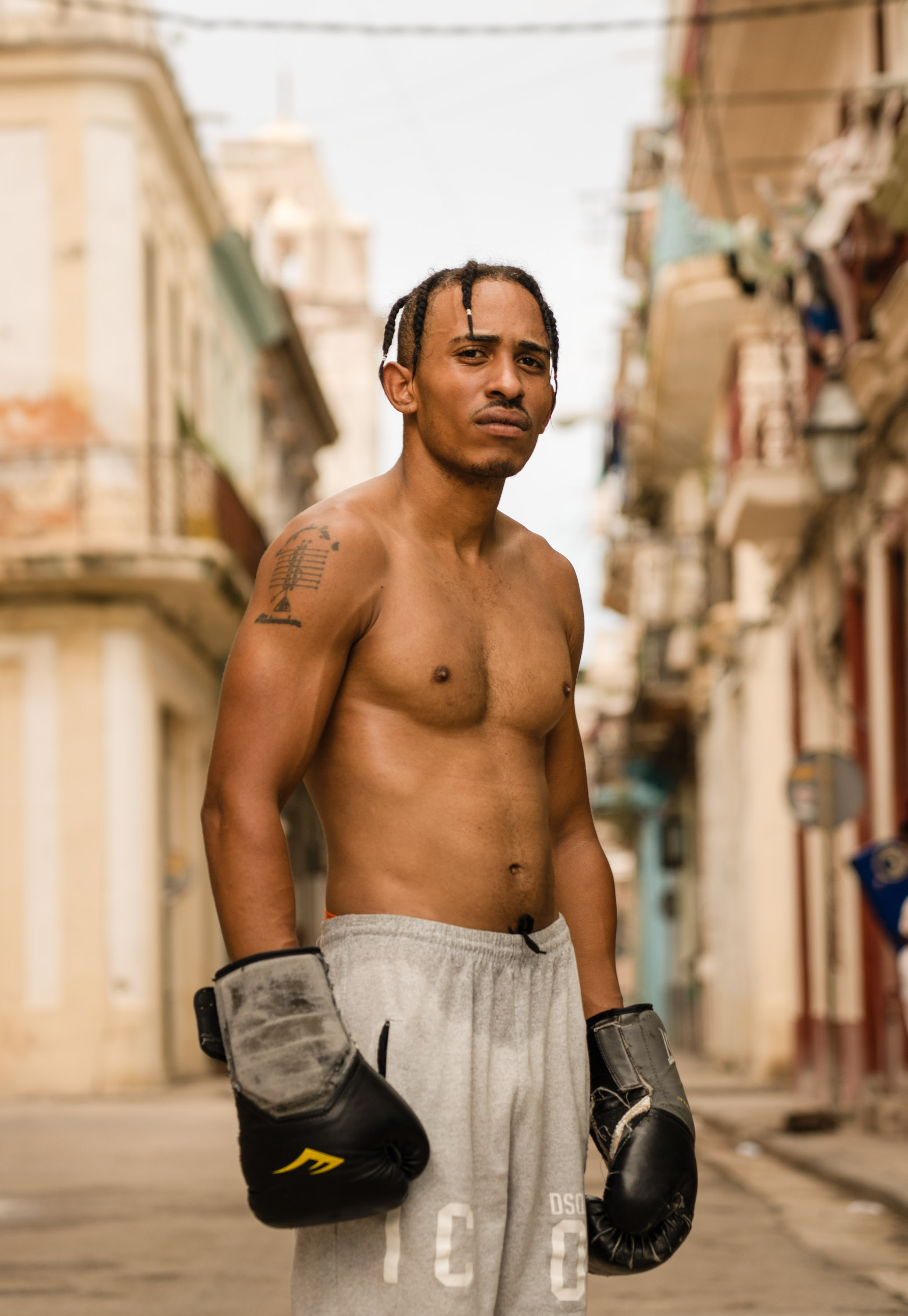 Havana, Cuba, August 14th, 2018: Man Getting Fit at Cuban Gym Editorial  Stock Photo - Image of time, ground: 126153873