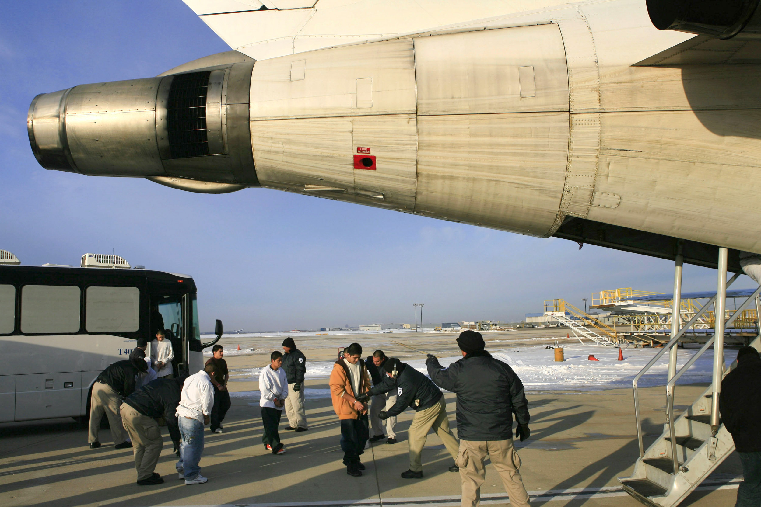 deporation-flights-immigration-06
